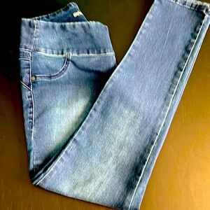 Style & Co. Petite small pull on jeans.